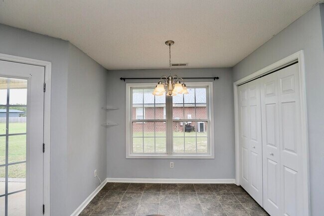 Building Photo - 60 Vinca Ct