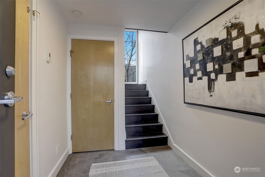 Building Photo - 3615 Phinney Ave N