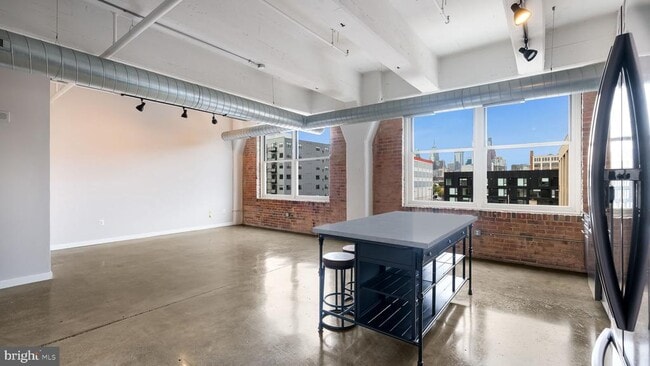 Building Photo - 444 N 4th St