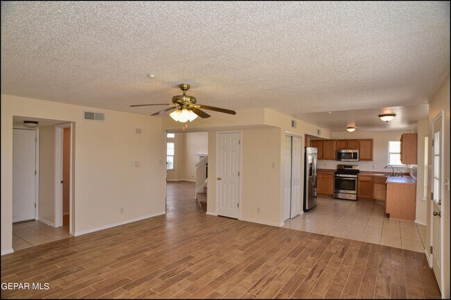 Building Photo - 4613 Robert Holt Dr