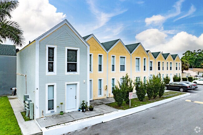 Building Photo - Desoto Apartments