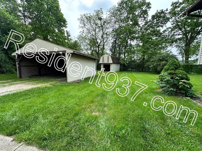 Building Photo - 3 Bed 2 Bath Home