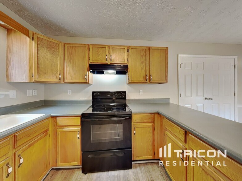 Building Photo - 2340 Amber Hills Way