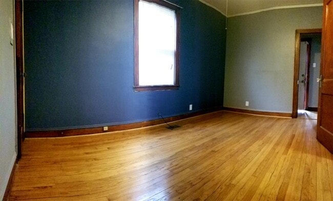 Building Photo - 8608 S Kingston Ave