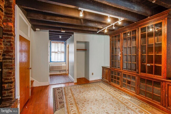 Building Photo - 733 N 24th St