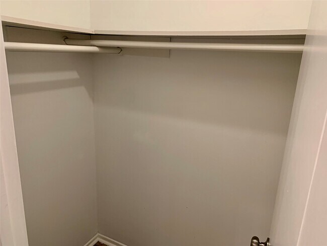 Building Photo - 7739 Bunker Wood Ln