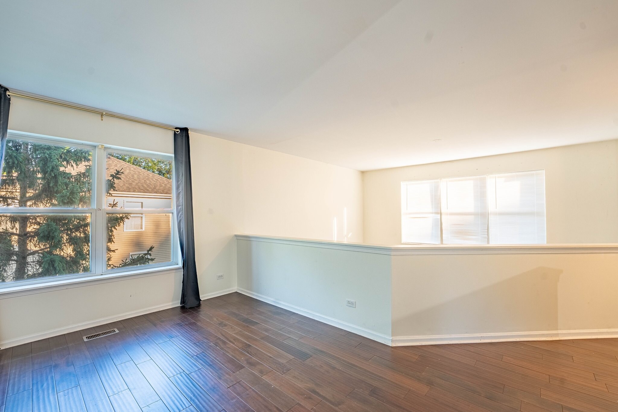 Building Photo - 965 Summerhill Dr