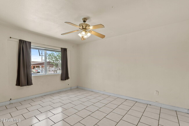 Building Photo - 7707 Parral Dr