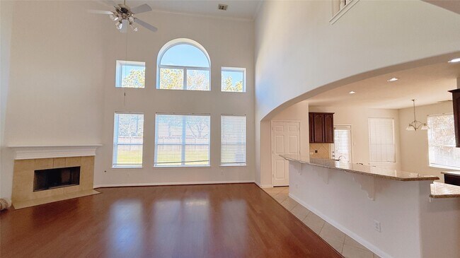 Building Photo - 8610 Rising Oak Ln