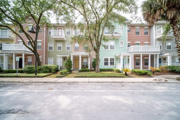 Building Photo - Woodbury Row