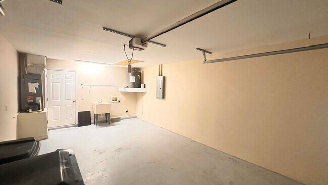 Building Photo - Lovely, Spacious 2 Bedroom, 2 Bathroom Home in Sebring!!