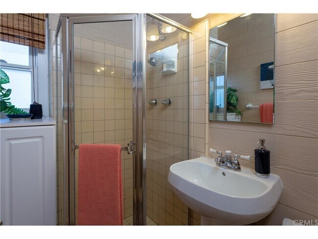 3/4 Bath - 34 60th Pl