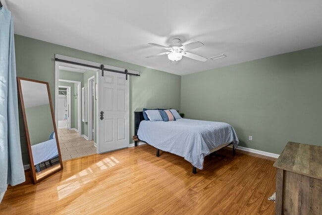 Building Photo - Killearn POOL Home