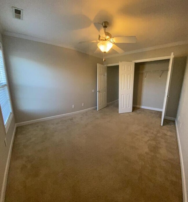 Building Photo - 5934 Lillytrotter Dr