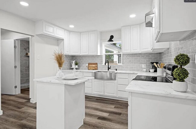 Building Photo - 5401 Burton Ln