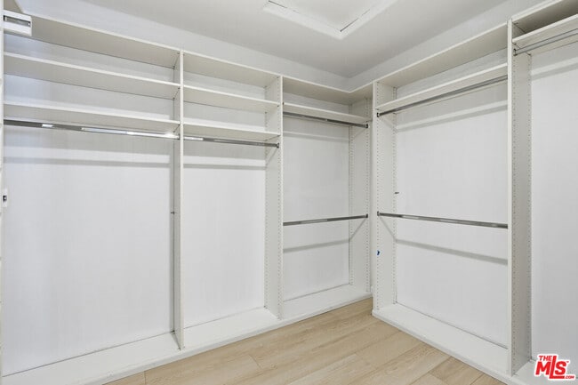 Building Photo - 359 Westlake Vista Ln