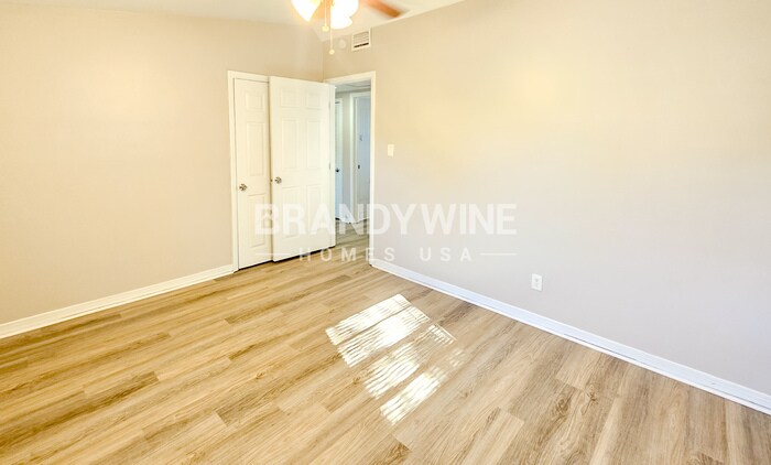 Building Photo - 4401 N 72nd St