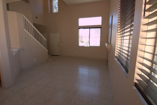 Building Photo - 842 Caminito Estrella