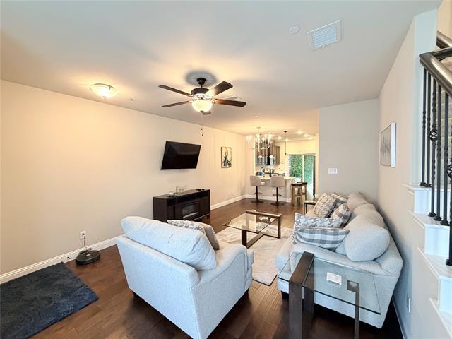 Building Photo - 305 Tottenham Ct