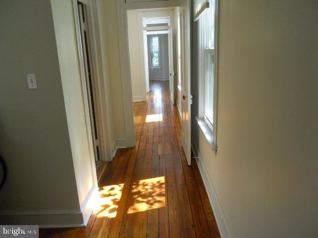 Building Photo - 304 W Cold Spring Ln