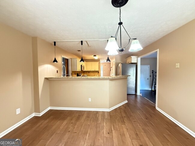 Building Photo - 7235 Coral Lake Dr