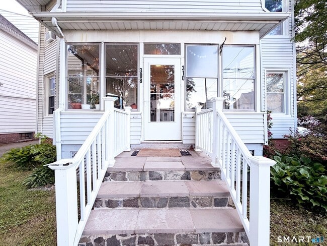 Building Photo - 310 Alden Ave