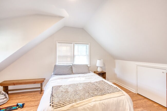 Building Photo - 47 Sleepy Hollow Ln