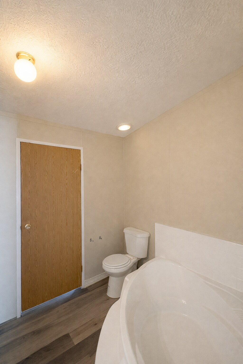 Building Photo - 247 Laurel Leah