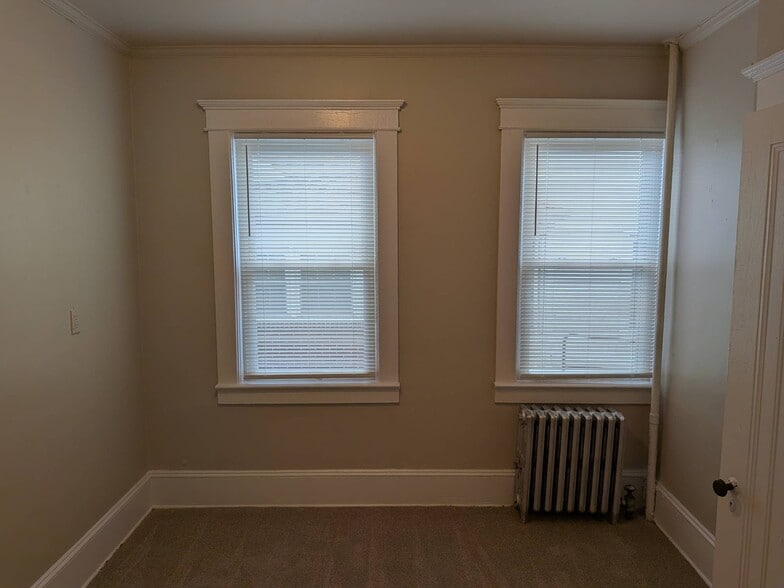 Building Photo - 125 Main St