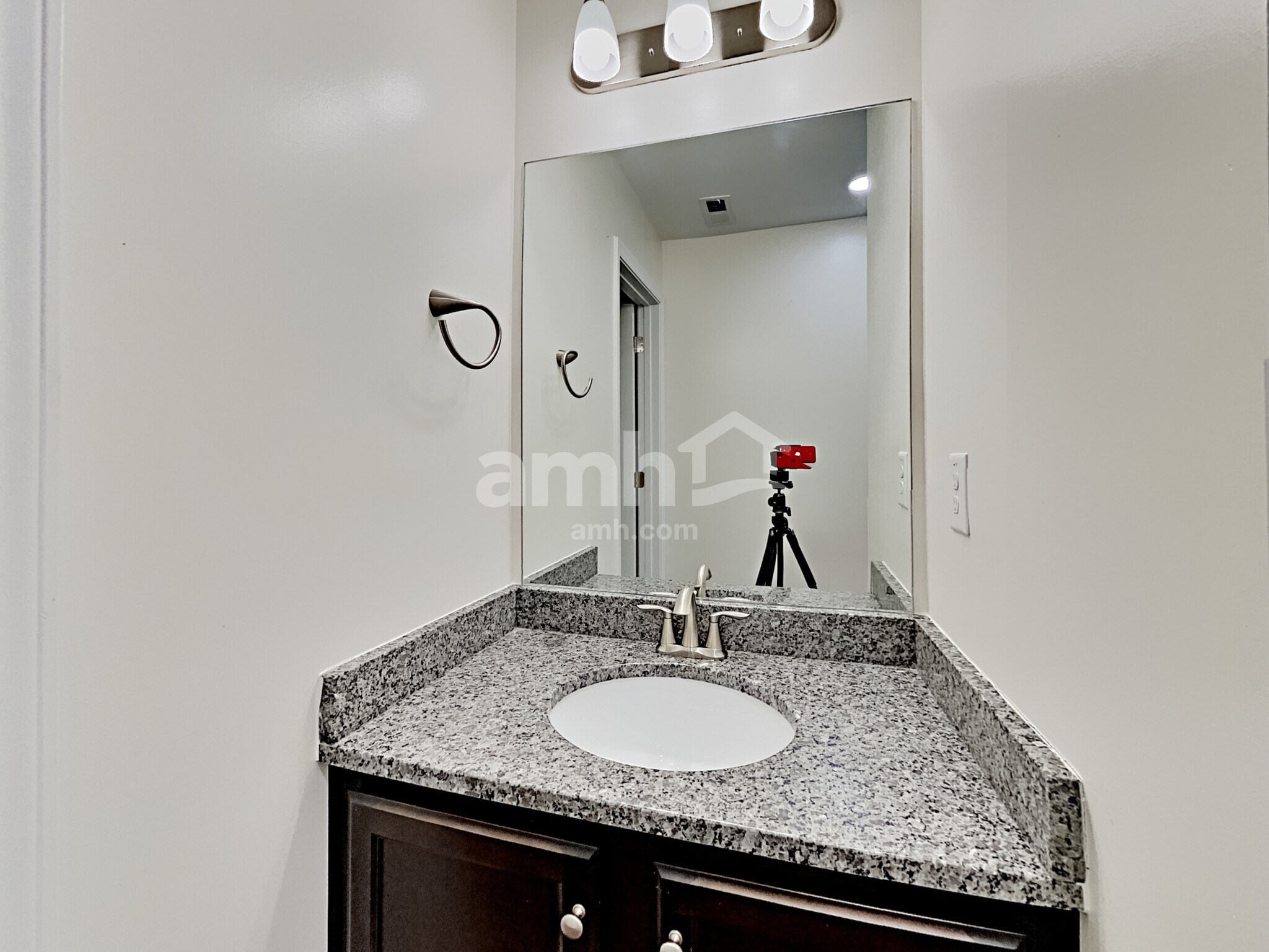 Building Photo - 144 Lindridge Dr