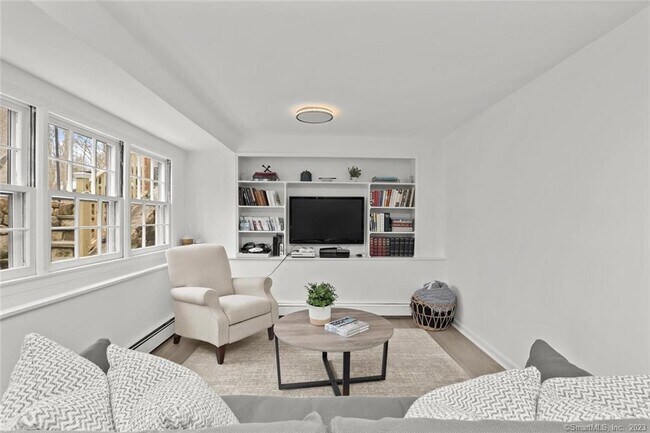 Building Photo - 183 Frogtown Rd