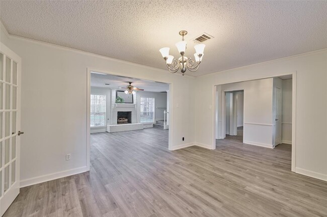 Building Photo - 715 Baltic Ln