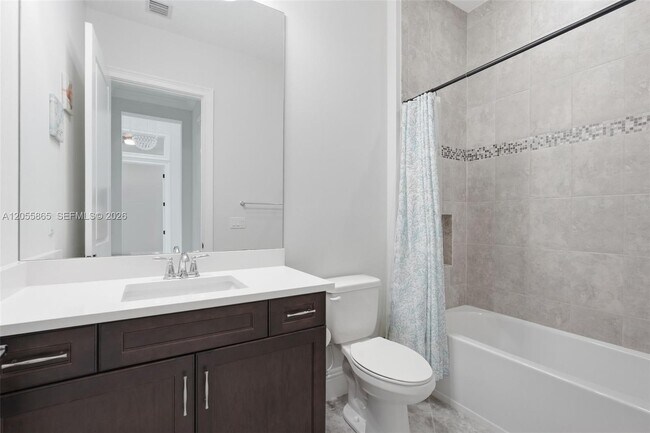 Building Photo - 4662 Estates Cir