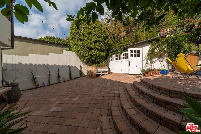 Building Photo - 2424 Canyon Dr