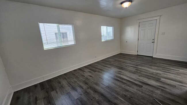 Building Photo - 4415 Burns Ave