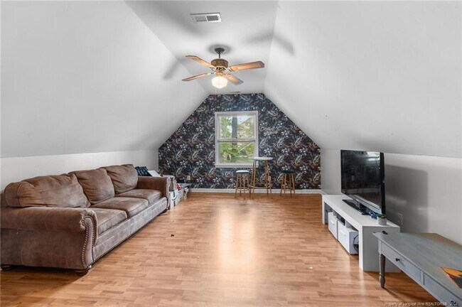 Building Photo - 3532 Kelburn Dr