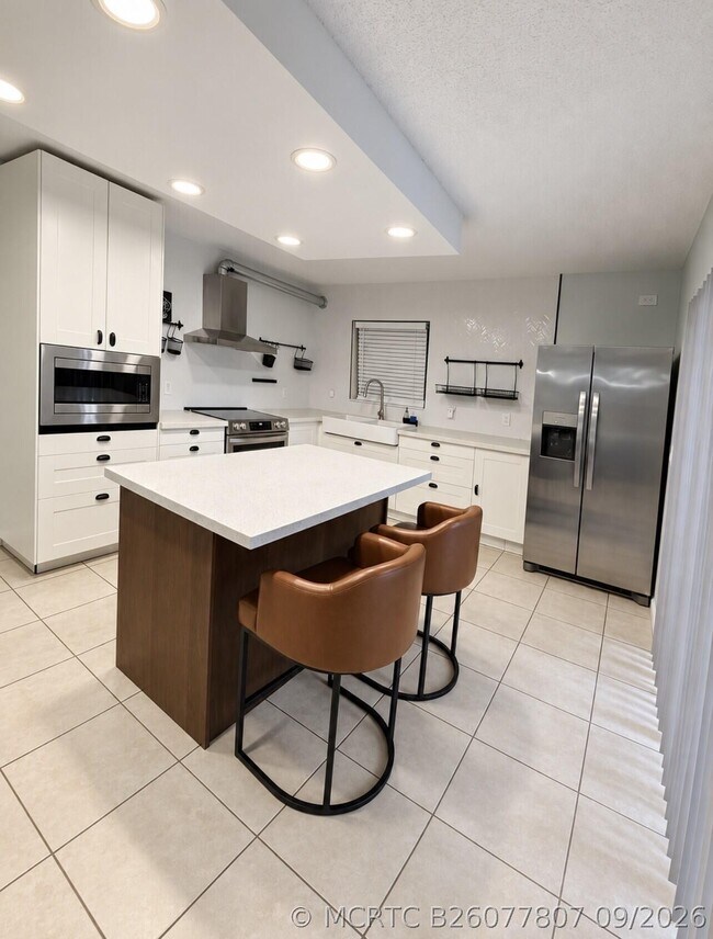 Building Photo - 4039 Palm Bay Cir