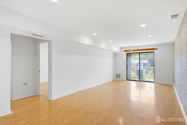 Building Photo - 1719 Raspberry Ct