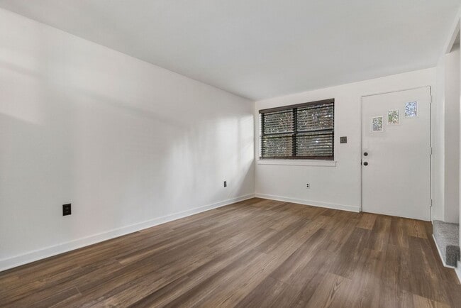 Building Photo - 64 Faris Cir