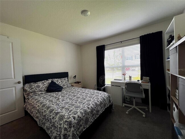 Building Photo - 10634 Chippewa Dr