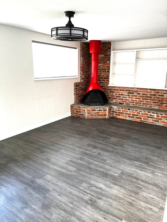 Building Photo - 750 NW 44th Ave