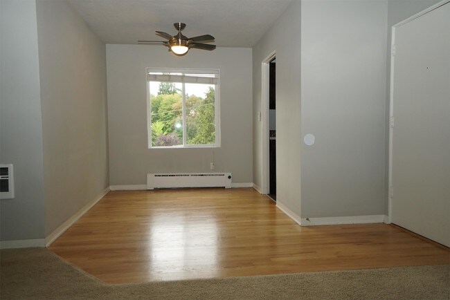 Building Photo - 295 3rd St