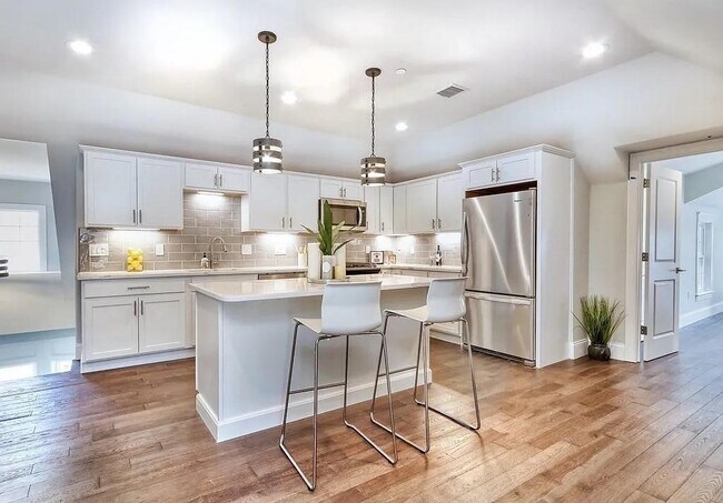 Primary Photo - 7 Hillside Ave