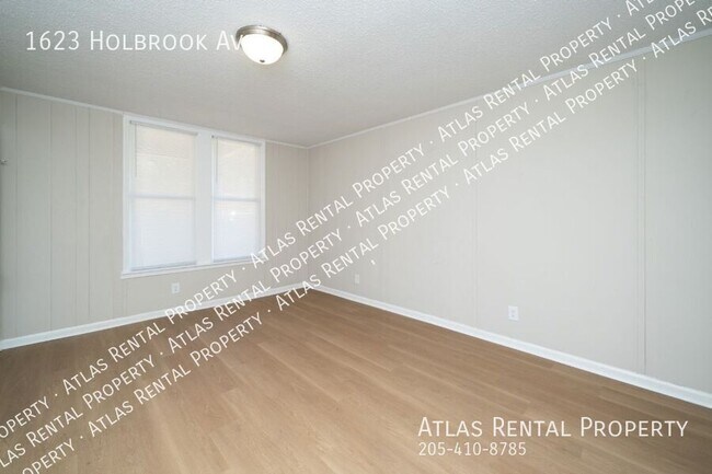 Building Photo - 1623 Holbrook Ave