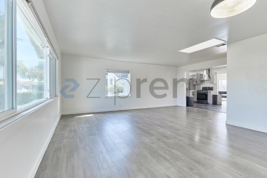 Building Photo - 1410 Central Ave