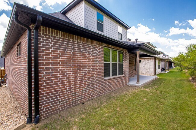 Building Photo - 308 Kanis Ridge Dr