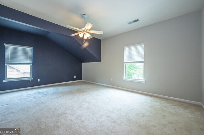 Building Photo - 1675 Great Heron Cove