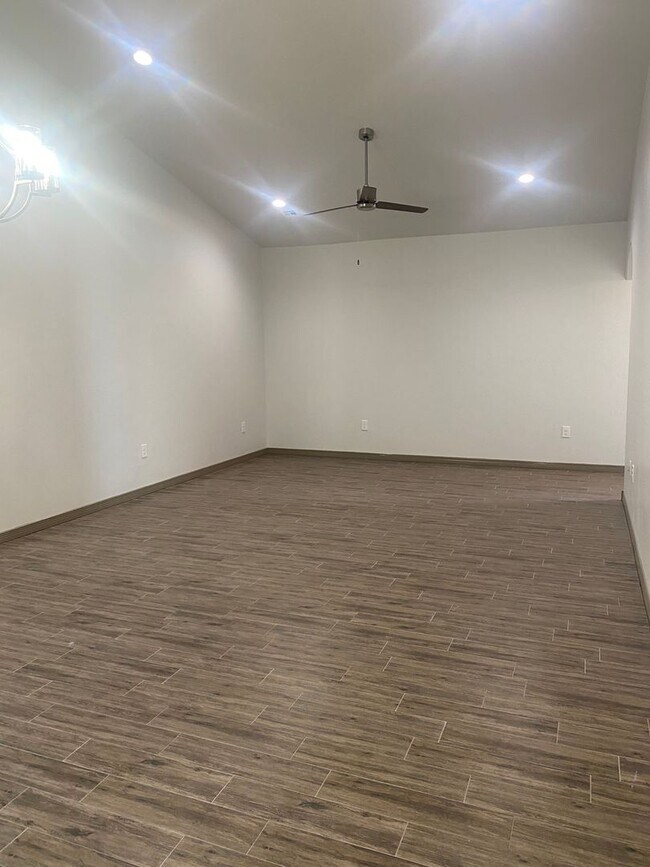 Building Photo - 4027 Apache Pine Pl