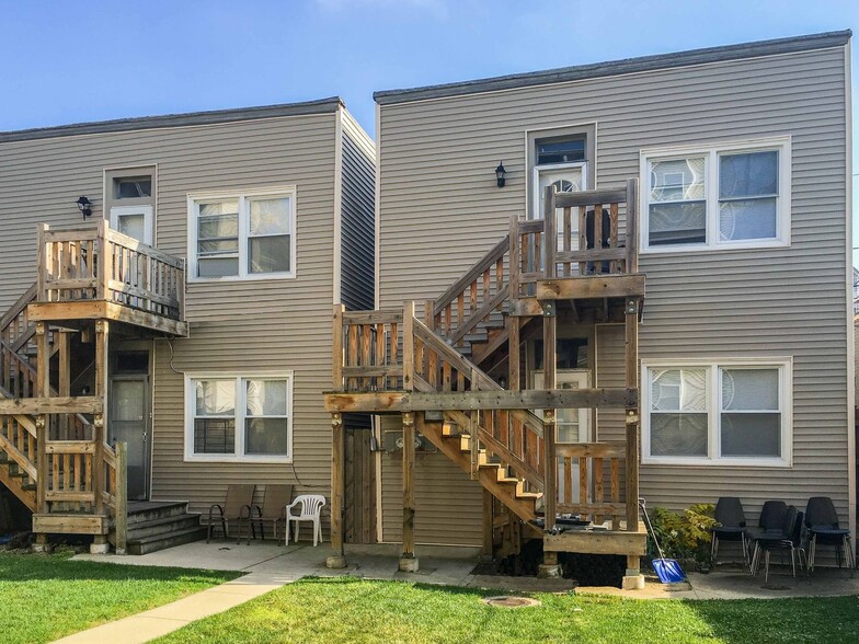 Building Photo - 3639 N Paulina St