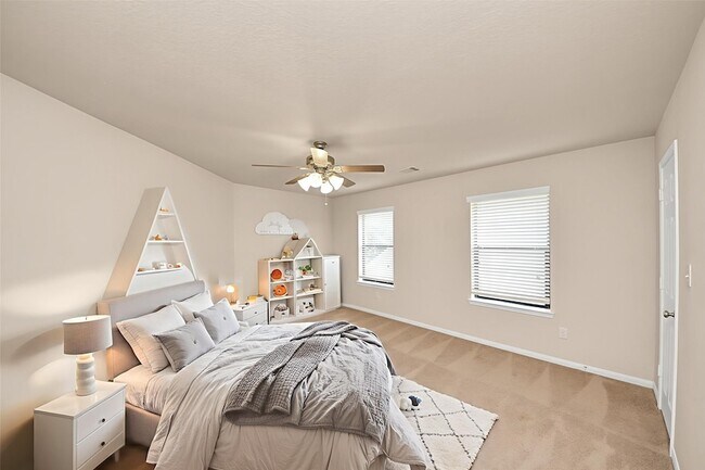 Building Photo - 5038 Gold Haven Dr